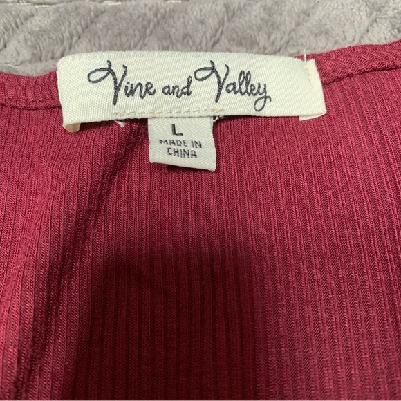 NEW Vine And Valley Long Sleeve Maroon Top Hook and Eye Ribbed Large L - Picture 7 of 11